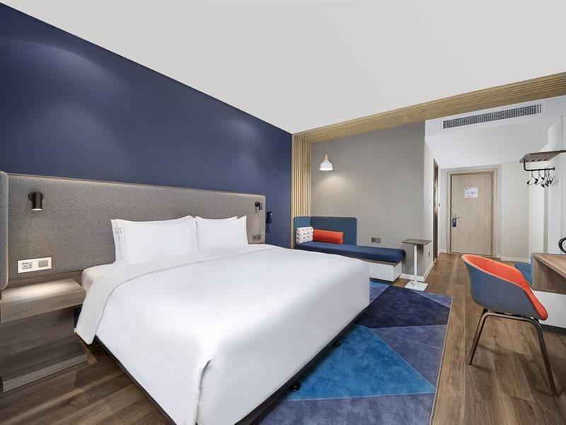 Holiday Inn Express Chongqing Airport Zone By Ihg Bagian luar foto