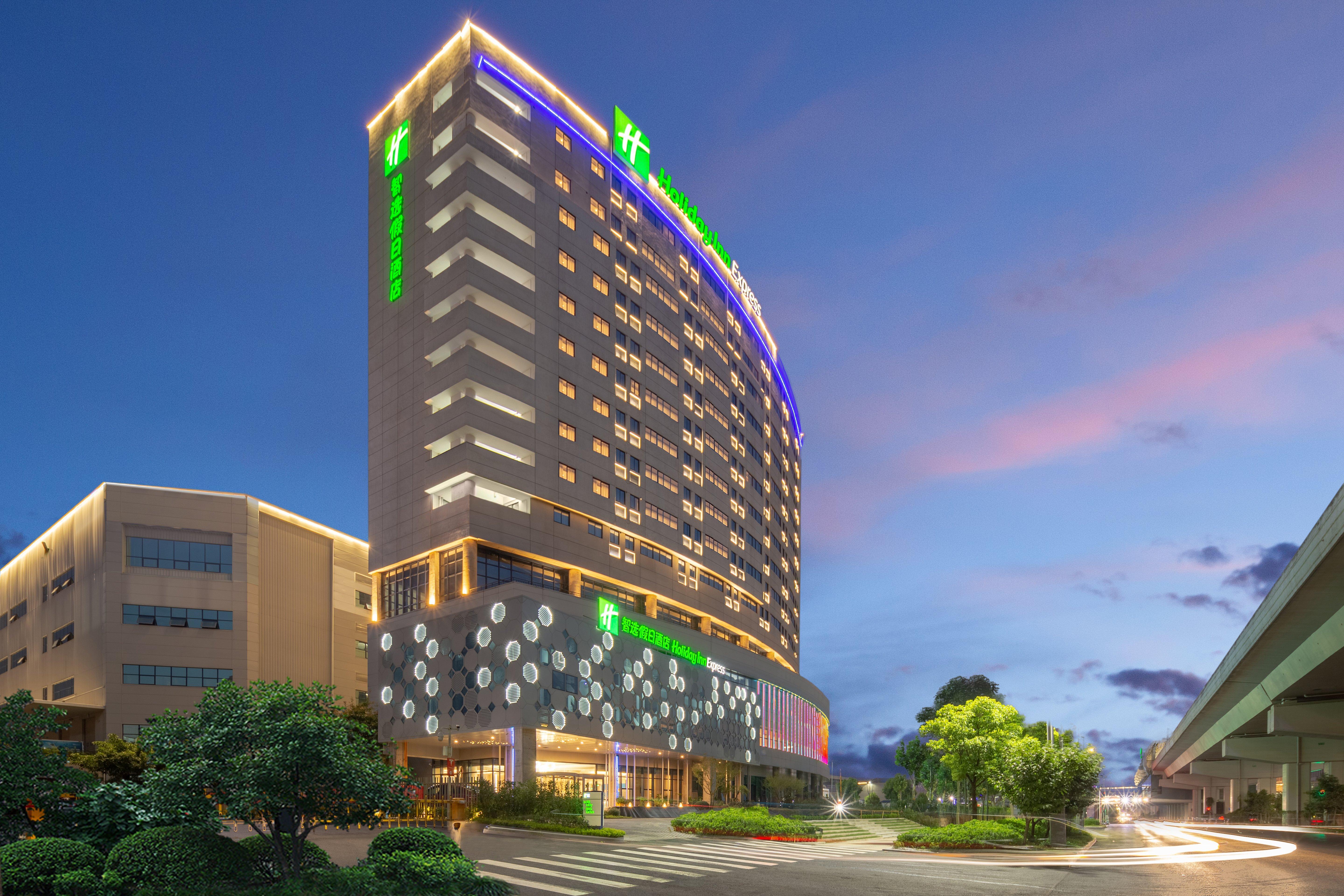 Holiday Inn Express Chongqing Airport Zone By Ihg Bagian luar foto
